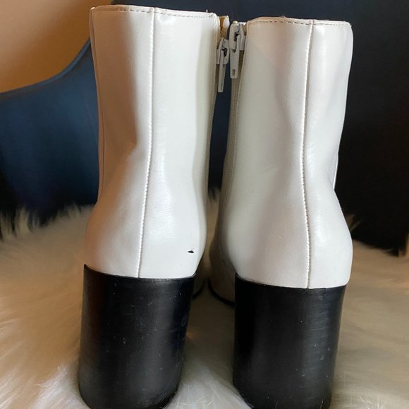 White hot boots! - Picture 2 of 8